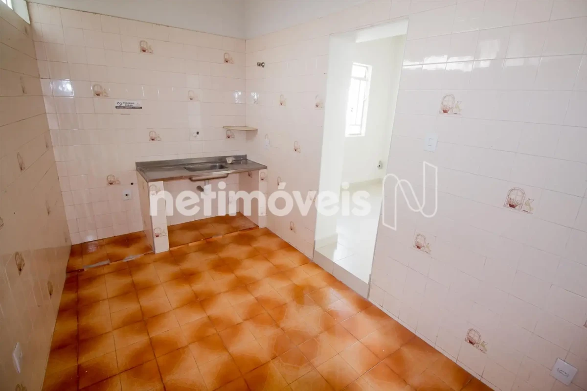 Casa para Venda com 6 quartos no bairro Centro