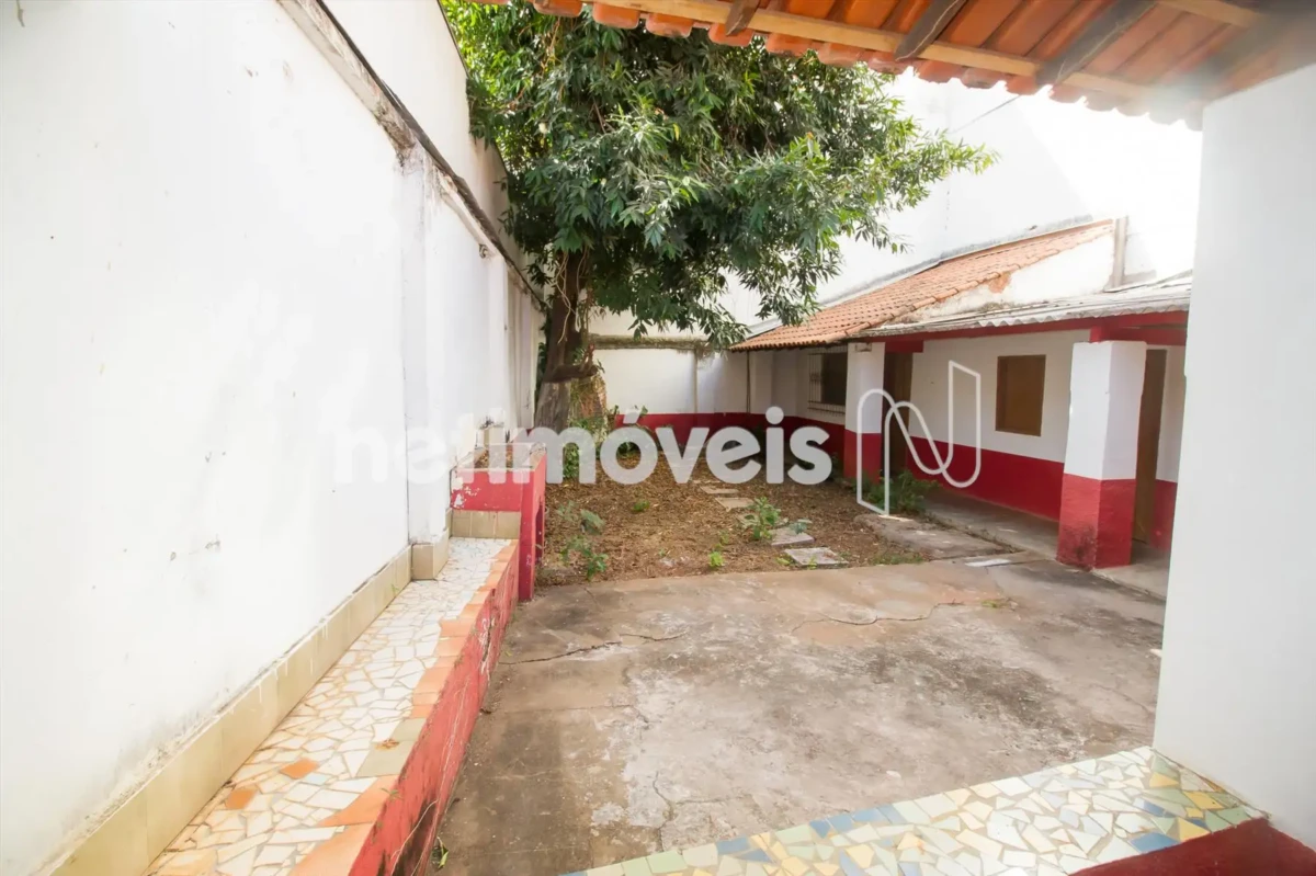 Casa para Venda com 6 quartos no bairro Centro