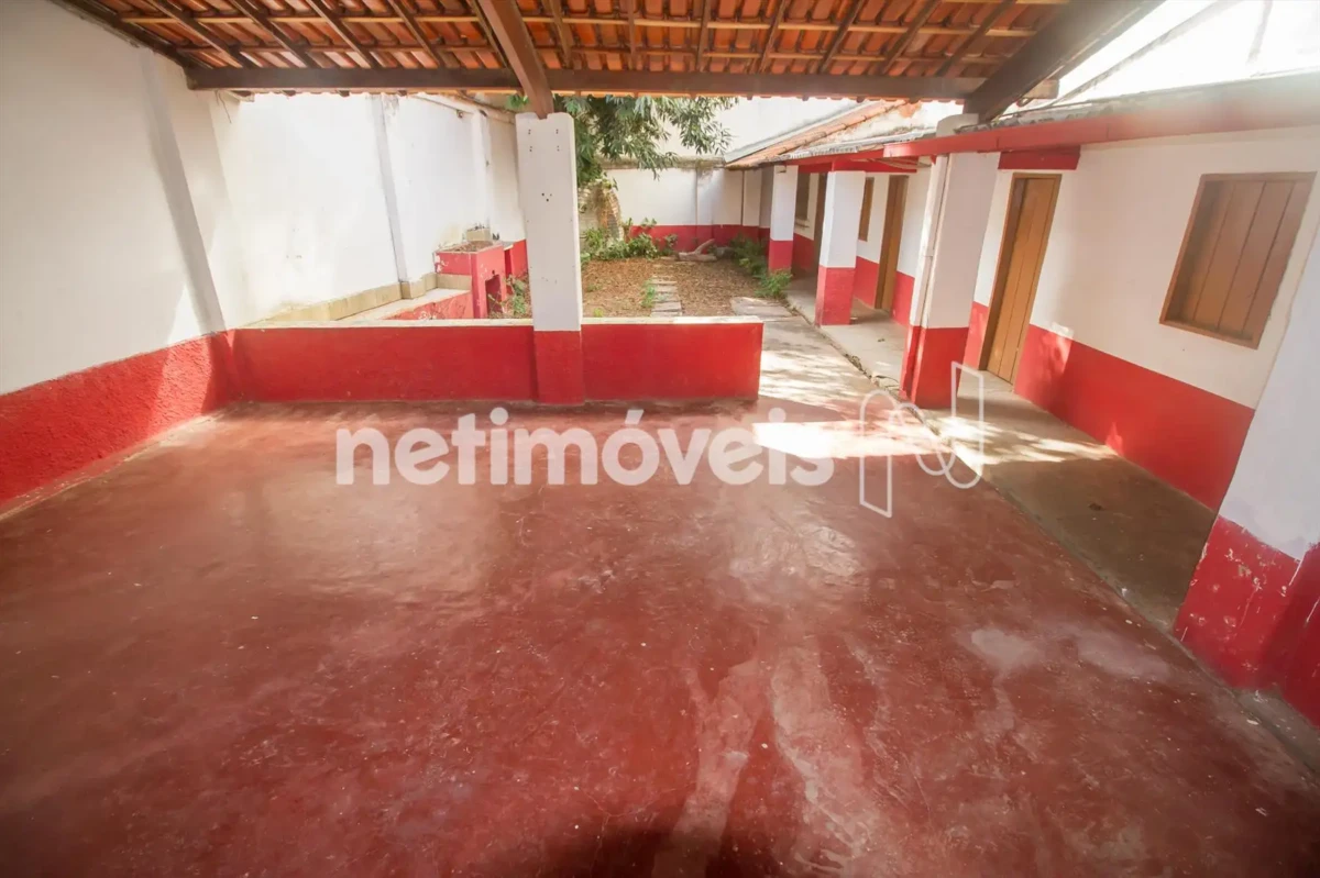 Casa para Venda com 6 quartos no bairro Centro