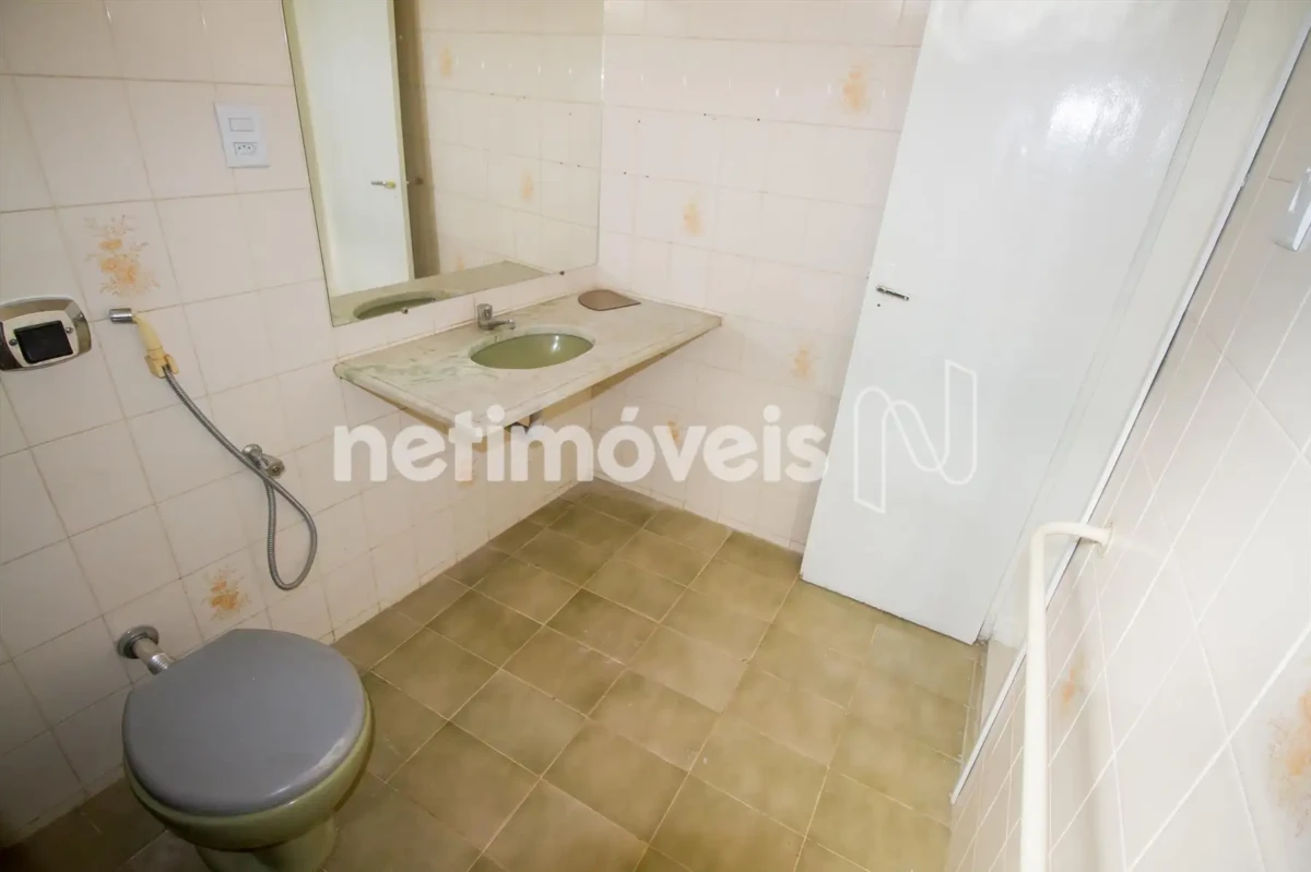 Casa para Venda com 6 quartos no bairro Centro