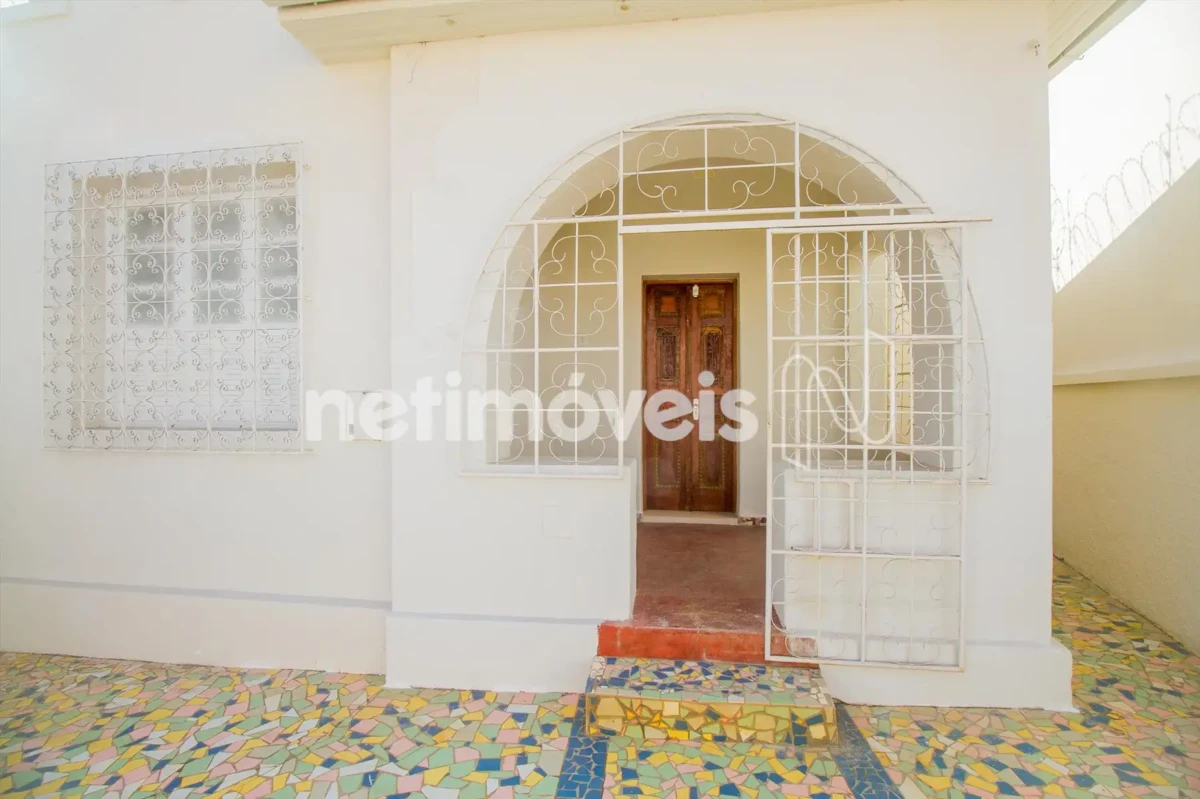 Casa para Venda com 6 quartos no bairro Centro