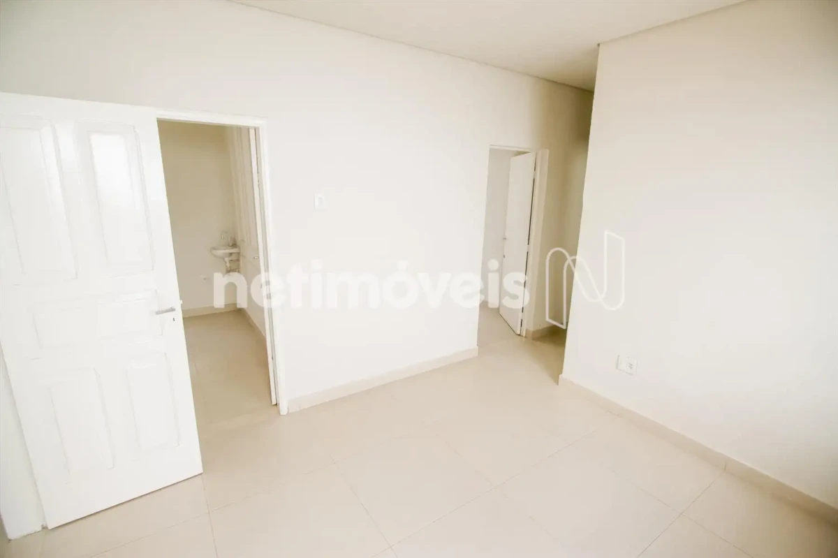 Casa para Venda com 6 quartos no bairro Centro
