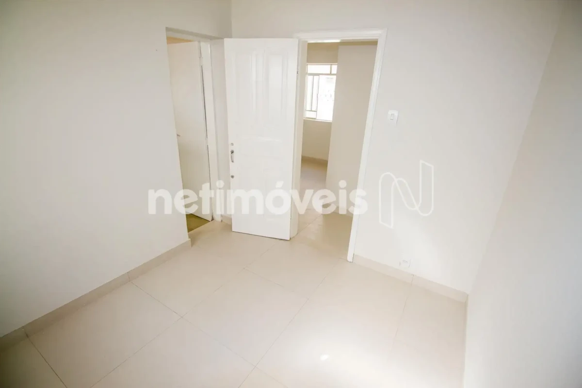 Casa para Venda com 6 quartos no bairro Centro