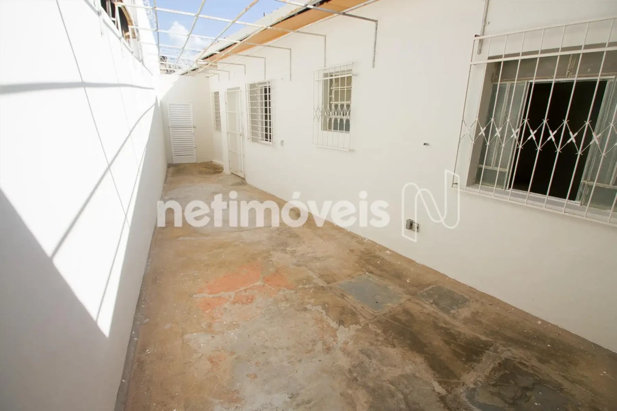 Casa para Venda com 6 quartos no bairro Centro