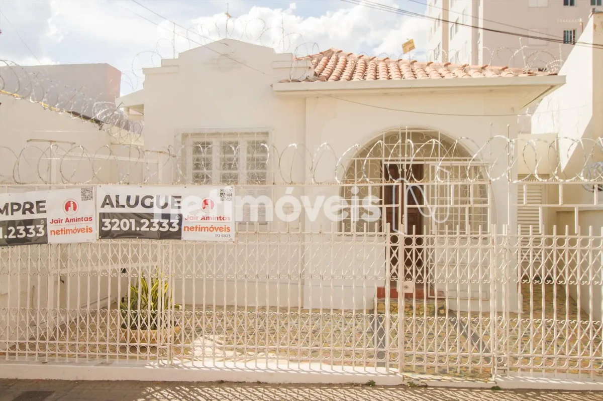 Casa para Venda com 6 quartos no bairro Centro