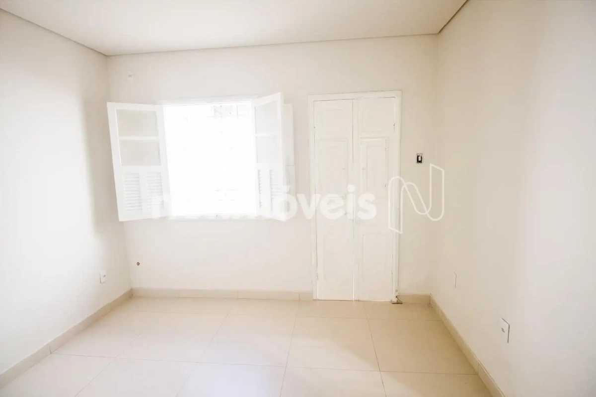 Casa para Venda com 6 quartos no bairro Centro