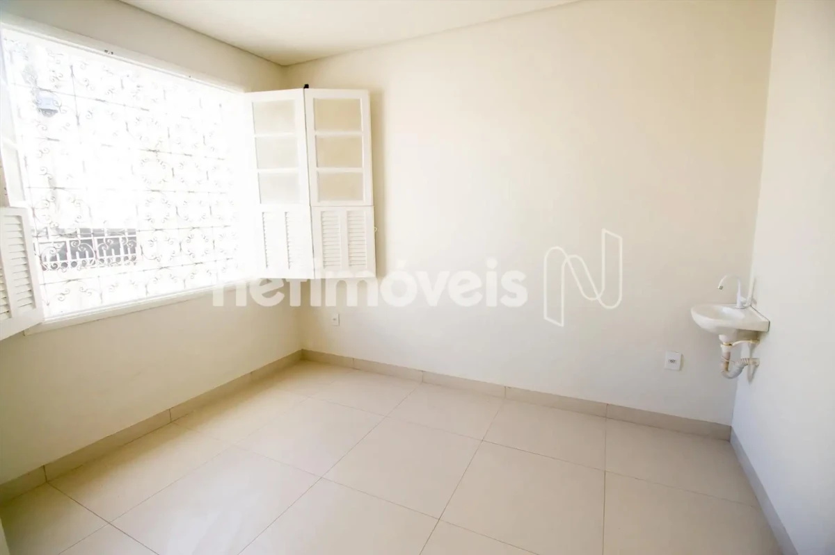 Casa para Venda com 6 quartos no bairro Centro