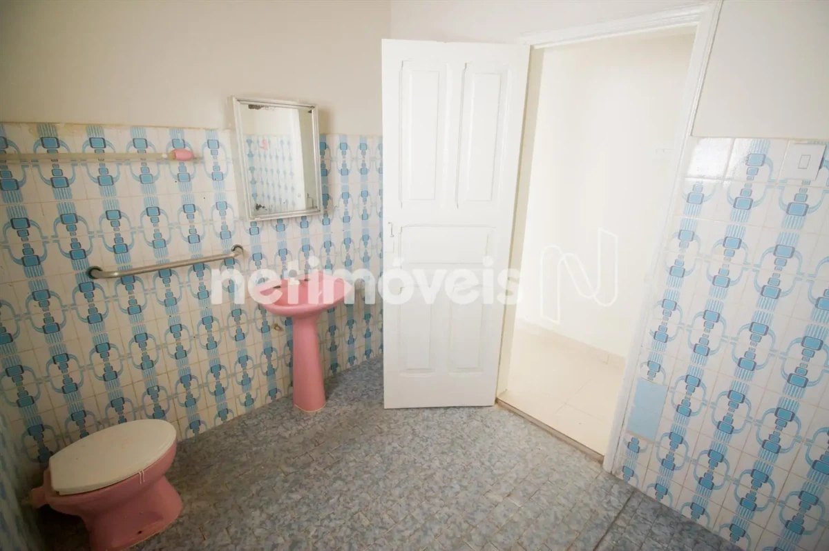 Casa para Venda com 6 quartos no bairro Centro