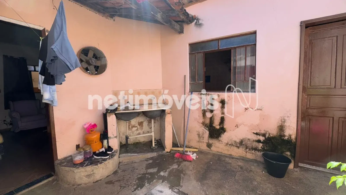 Ponto Comercial para Venda de área principal de 384 m² no bairro Canelas