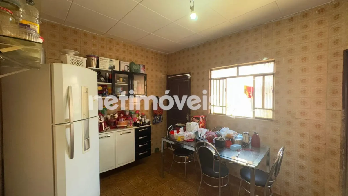 Ponto Comercial para Venda de área principal de 384 m² no bairro Canelas