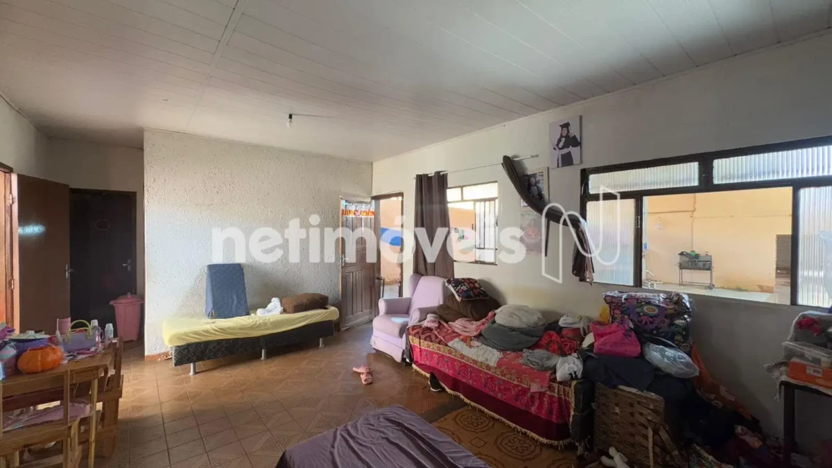 Ponto Comercial para Venda de área principal de 384 m² no bairro Canelas