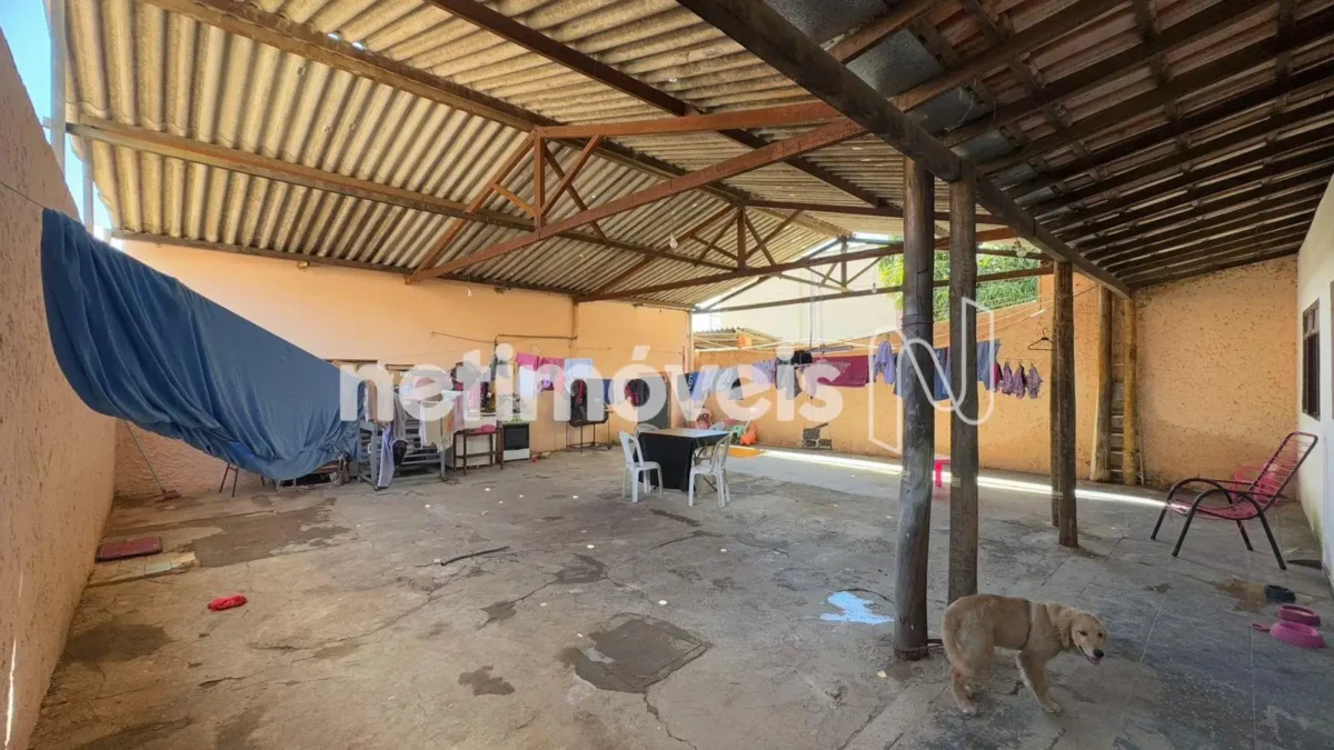 Ponto Comercial para Venda de área principal de 384 m² no bairro Canelas