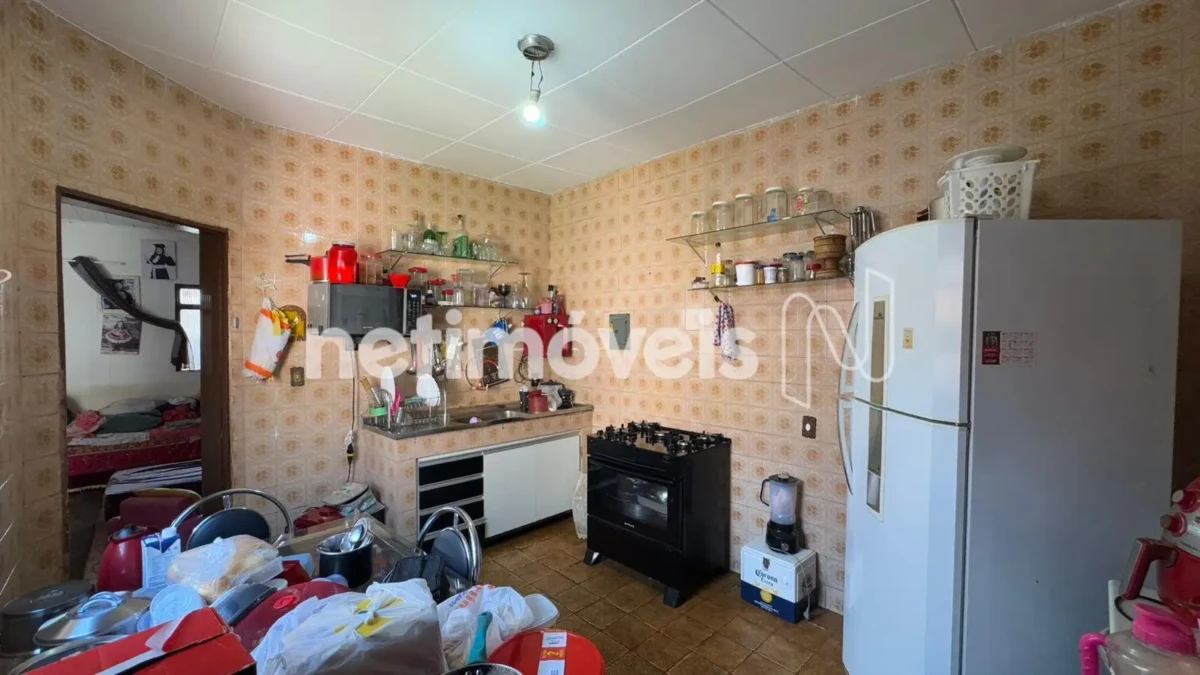 Ponto Comercial para Venda de área principal de 384 m² no bairro Canelas