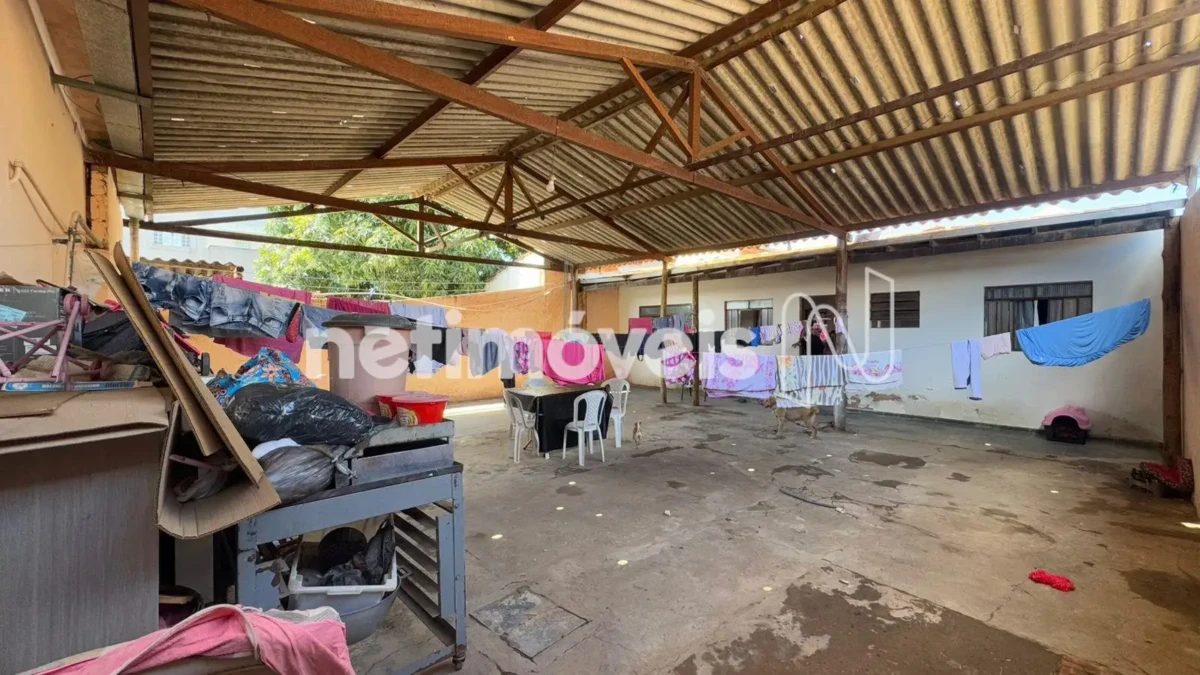 Ponto Comercial para Venda de área principal de 384 m² no bairro Canelas