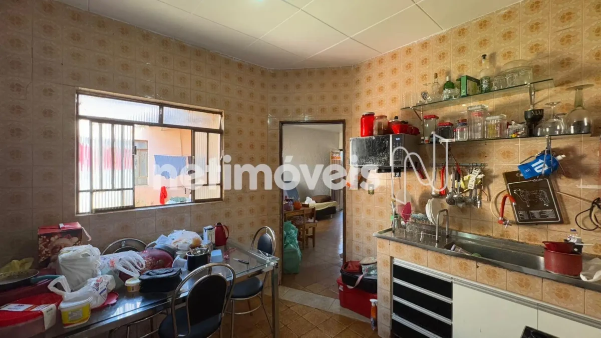 Ponto Comercial para Venda de área principal de 384 m² no bairro Canelas