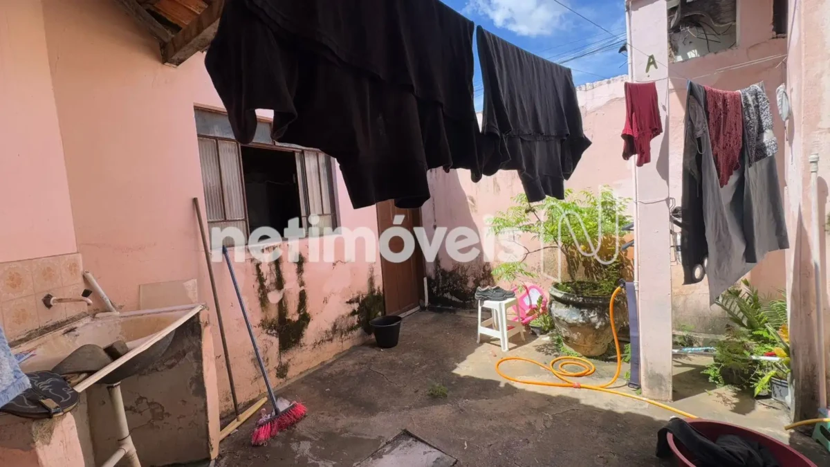 Ponto Comercial para Venda de área principal de 384 m² no bairro Canelas