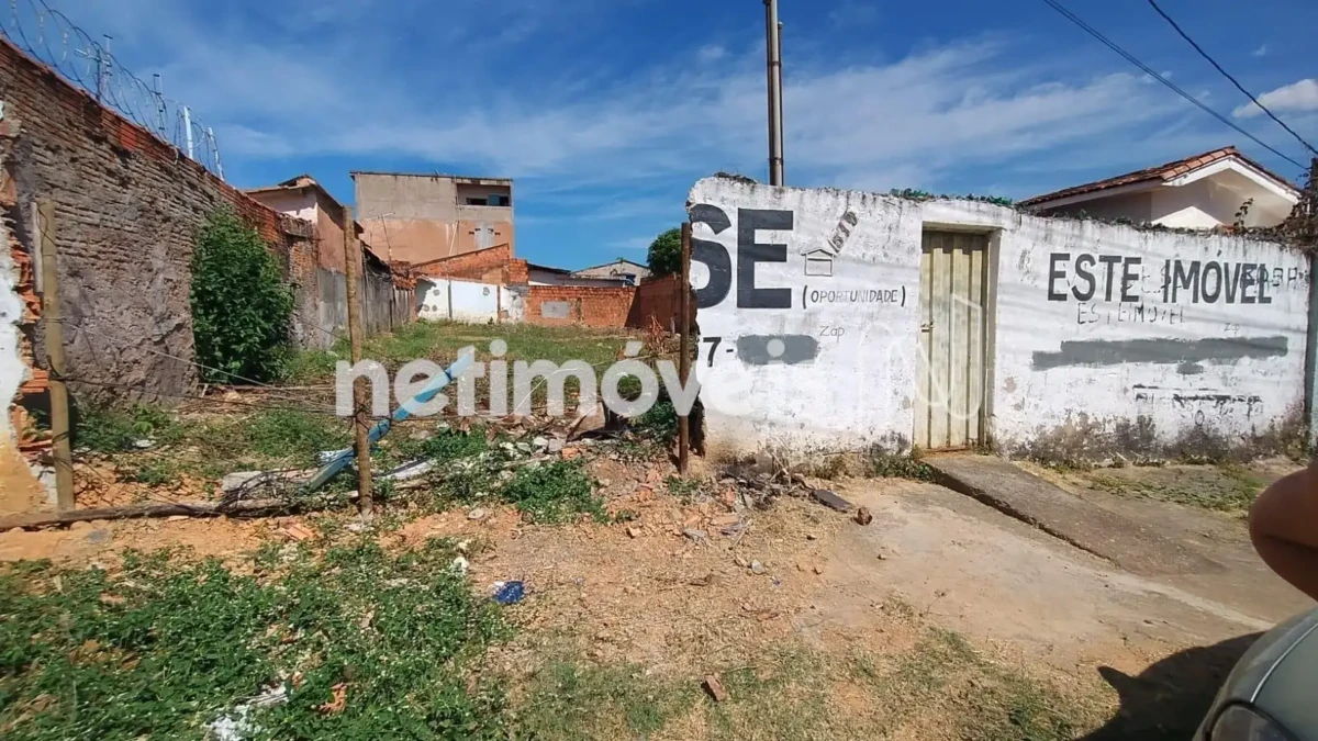Lote para Venda com área de 360 m² no bairro Major Prates