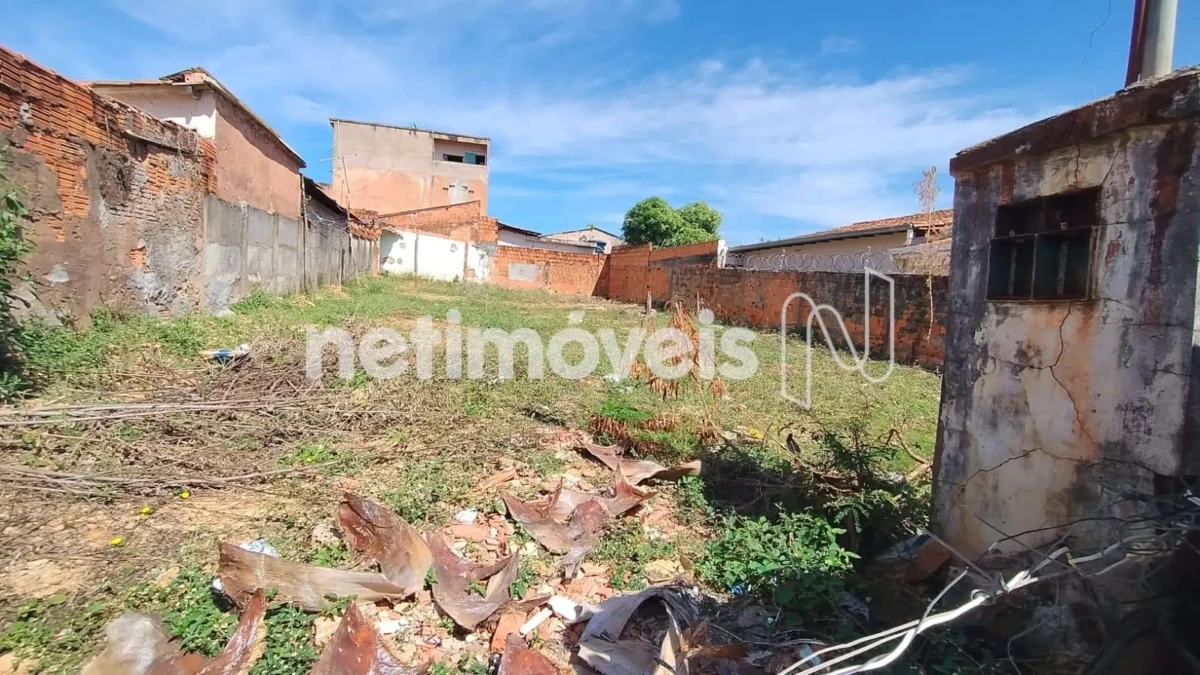Lote para Venda com área de 360 m² no bairro Major Prates