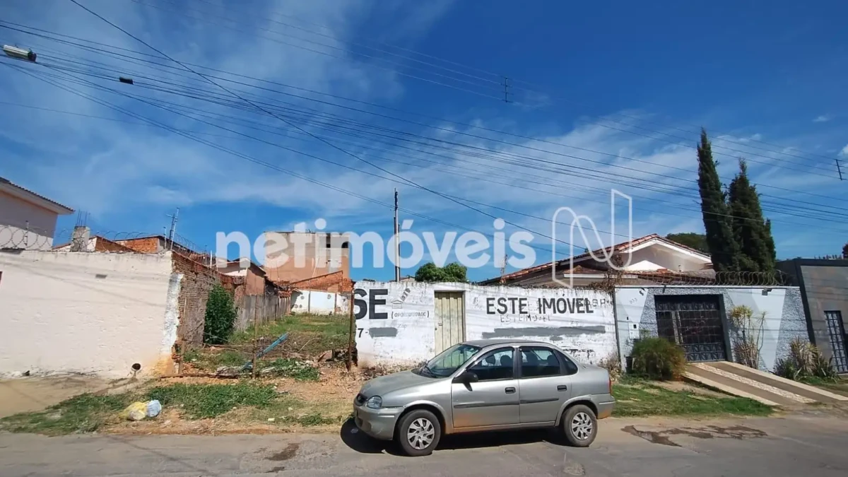 Lote para Venda com área de 360 m² no bairro Major Prates
