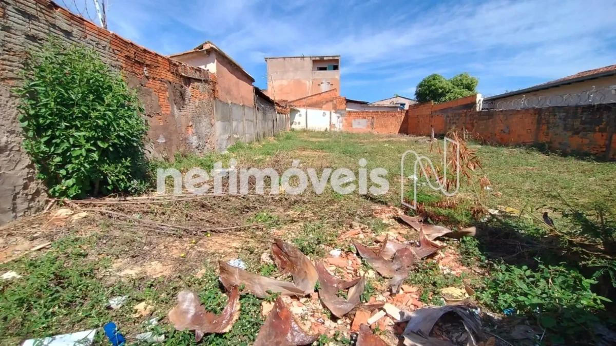 Lote para Venda com área de 360 m² no bairro Major Prates