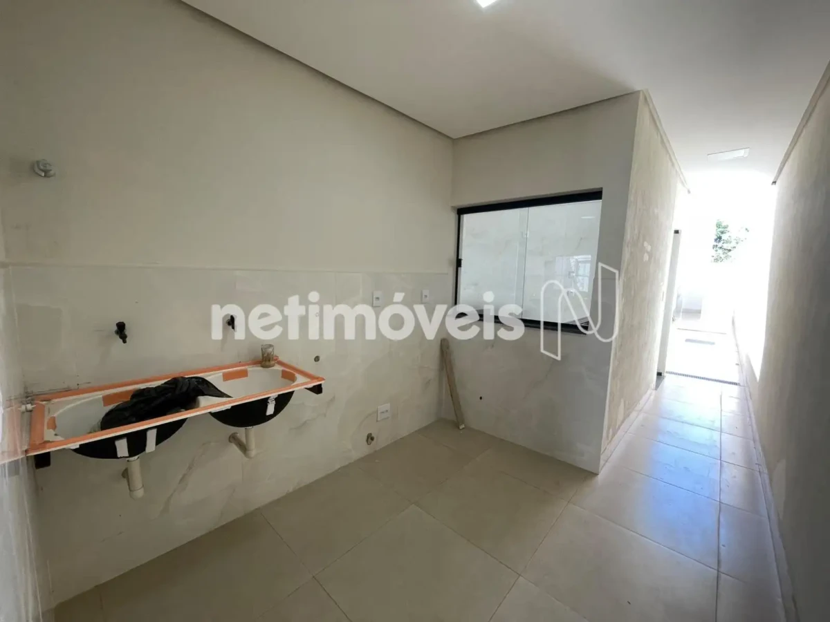 Casa para Venda com 3 quartos no bairro São Mateus