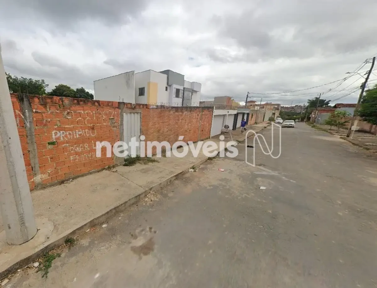 Lote para Venda com área de 660 m² no bairro Vila Mauricéia