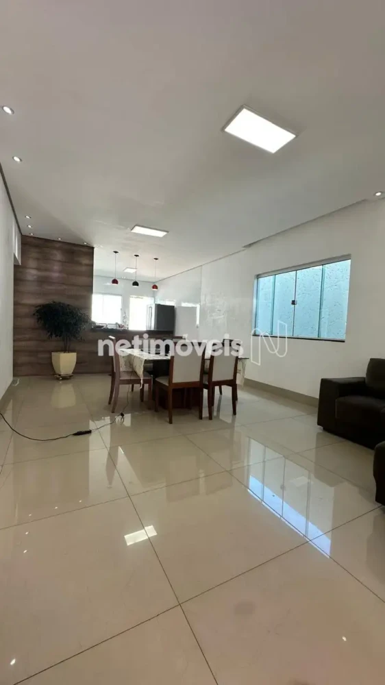 Casa para Venda com 3 quartos no bairro Esplanada