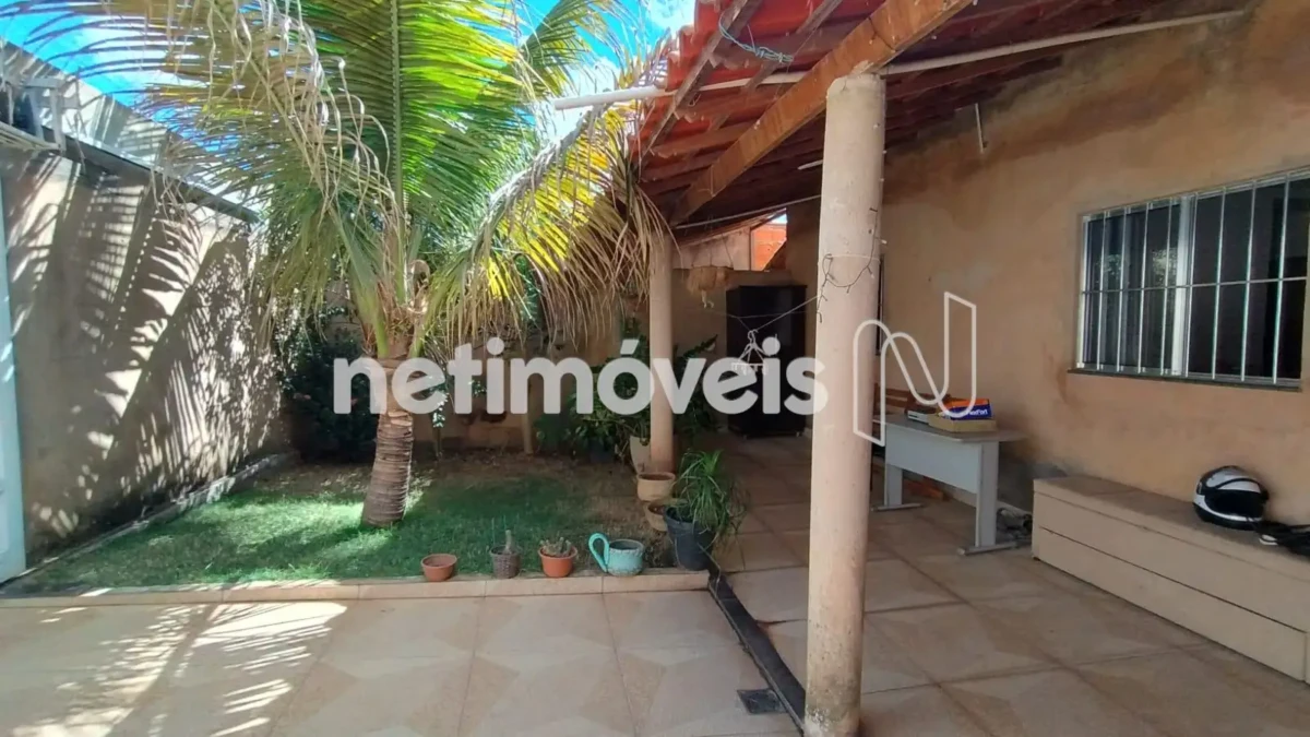 Casa para Venda com 4 quartos no bairro Santa Rafaela