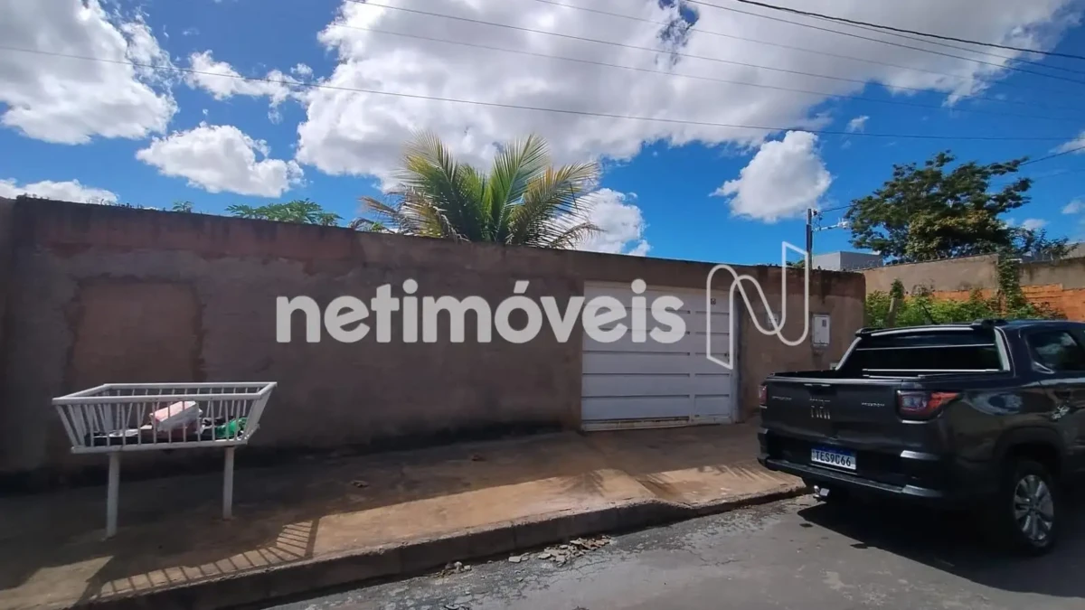 Casa para Venda com 4 quartos no bairro Santa Rafaela