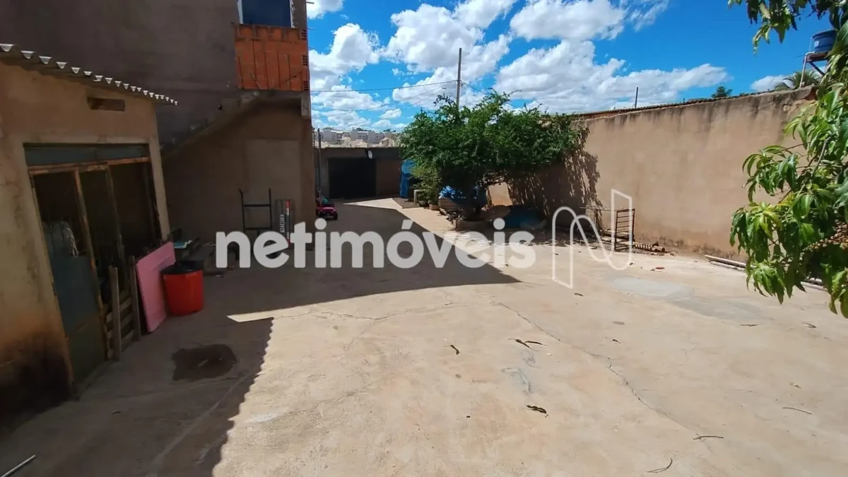 Casa para Venda com 4 quartos no bairro Santa Rafaela
