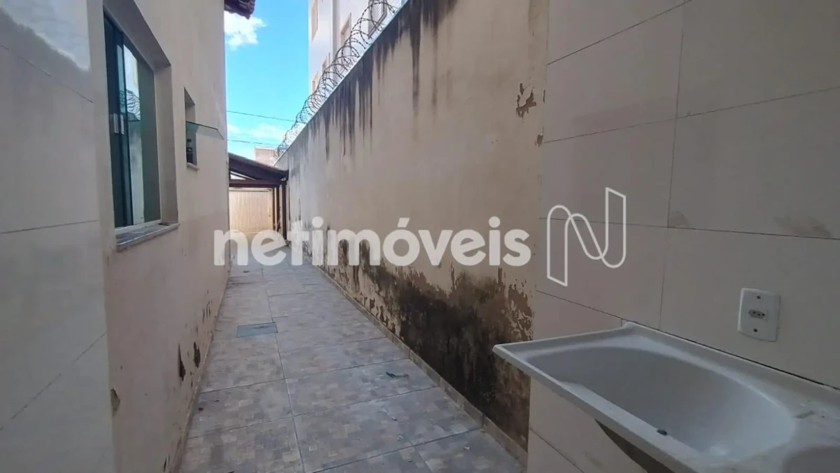 Casa para Venda com 2 quartos no bairro Canelas