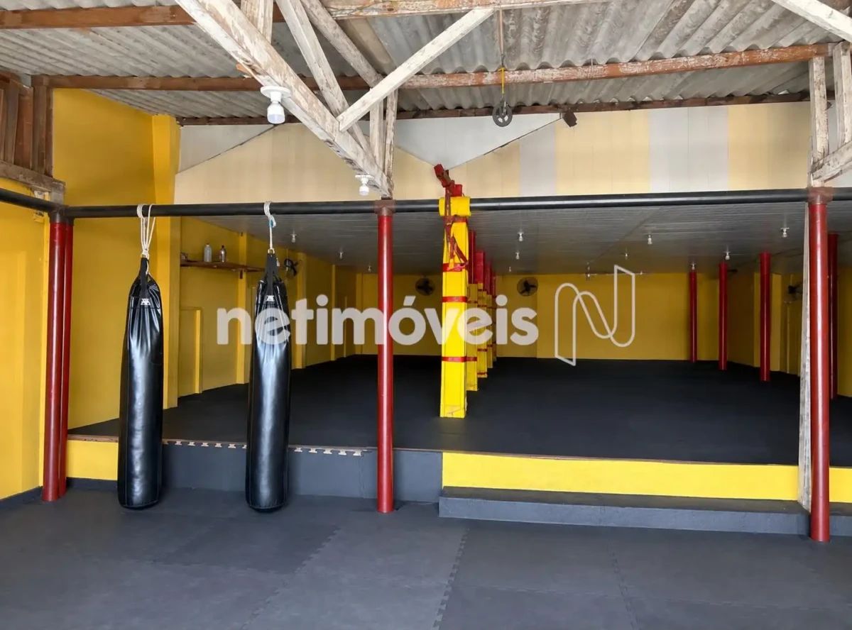 Ponto Comercial para Venda de área principal de 263.36 m² no bairro Roxo Verde