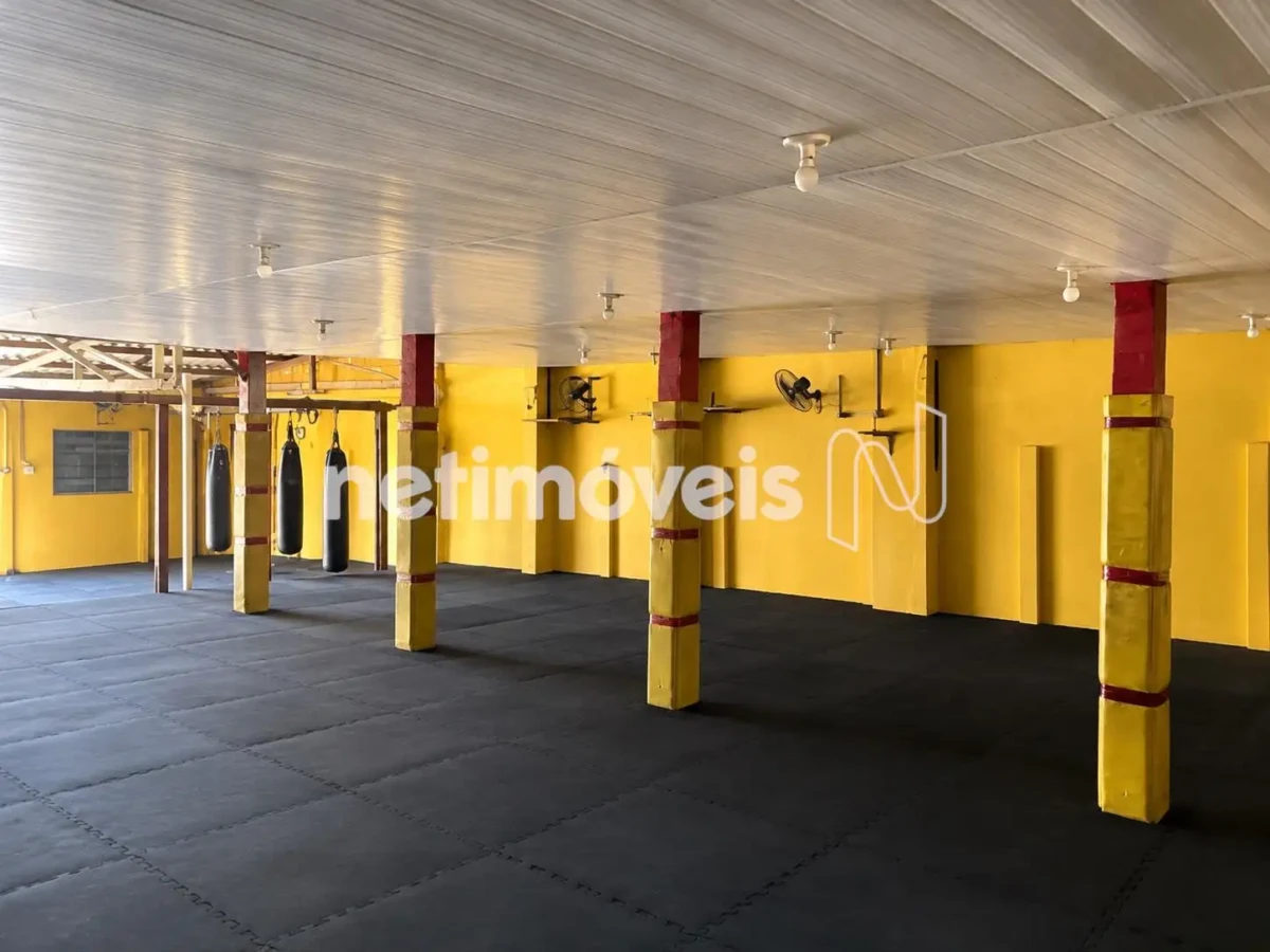 Ponto Comercial para Venda de área principal de 263.36 m² no bairro Roxo Verde