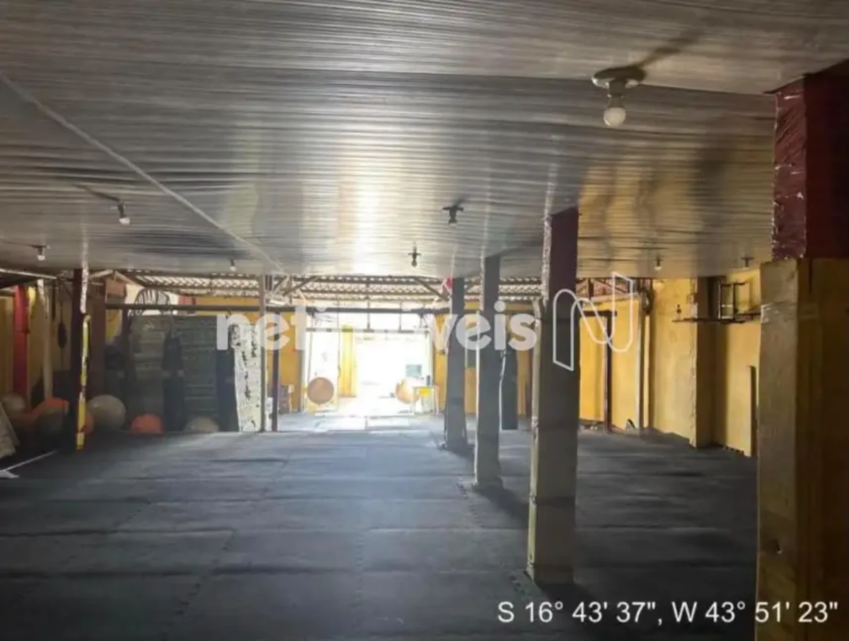 Ponto Comercial para Venda de área principal de 263.36 m² no bairro Roxo Verde
