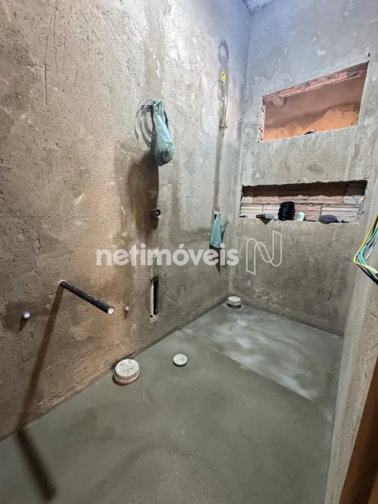 Casa para Venda com 4 quartos no bairro Loteamento Reserva Real