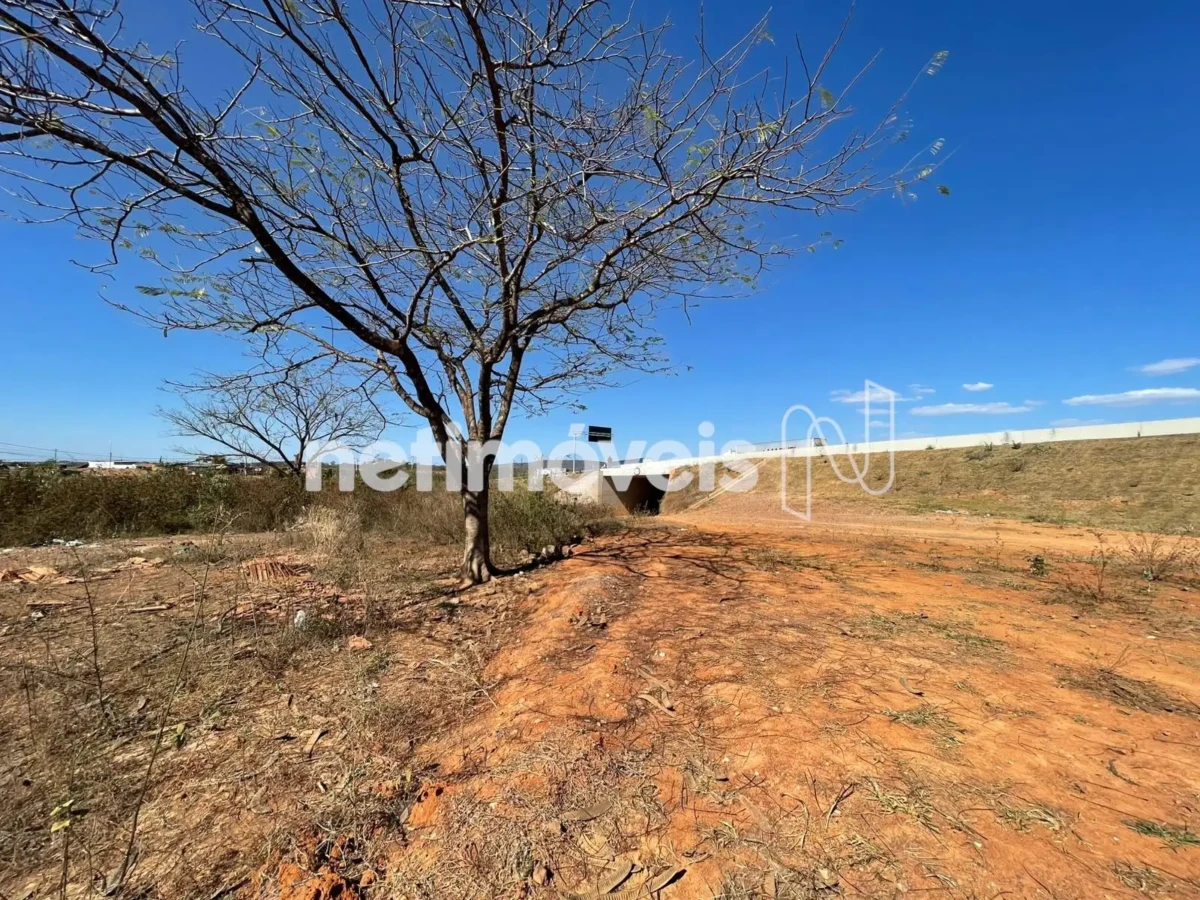 Lote para Venda com área de 9500 m² no bairro Vila Sion