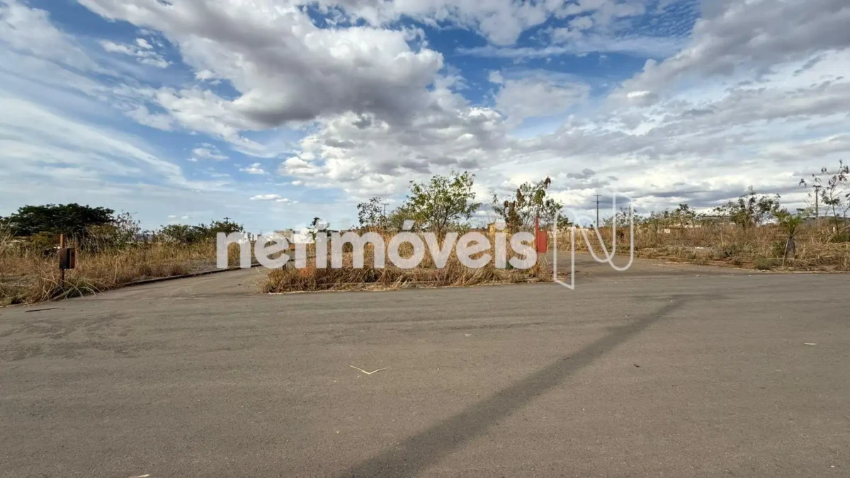 Lote para Venda com área de 41632.62 m² no bairro Vila Telma