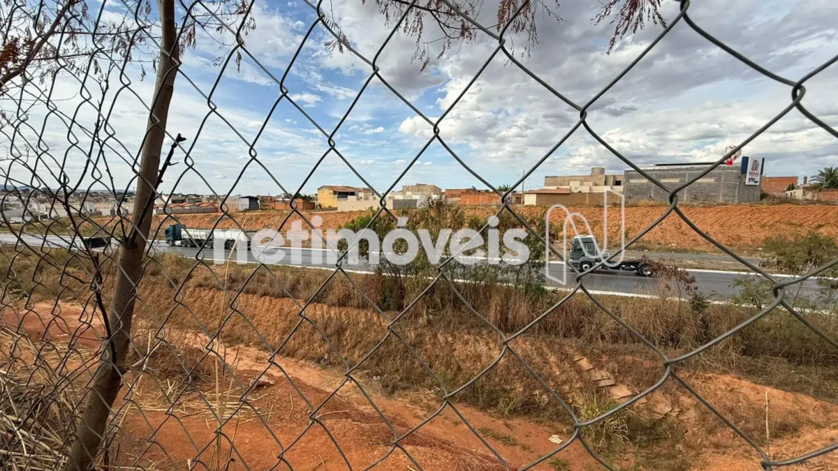 Lote para Venda com área de 41632.62 m² no bairro Vila Telma