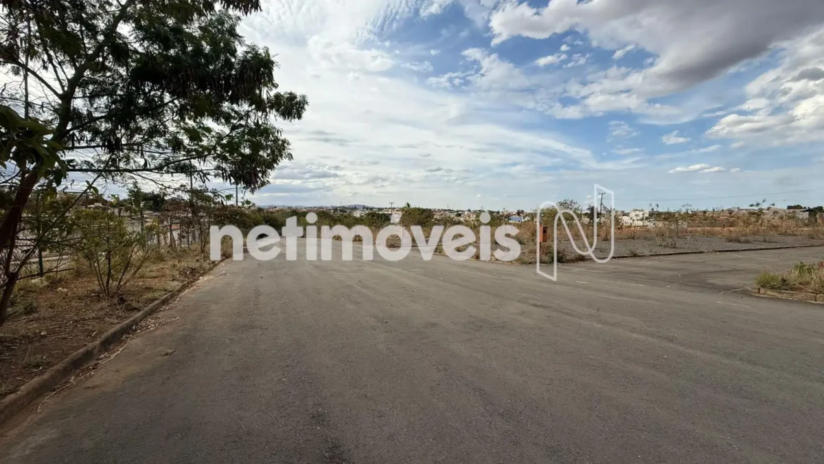 Lote para Venda com área de 41632.62 m² no bairro Vila Telma