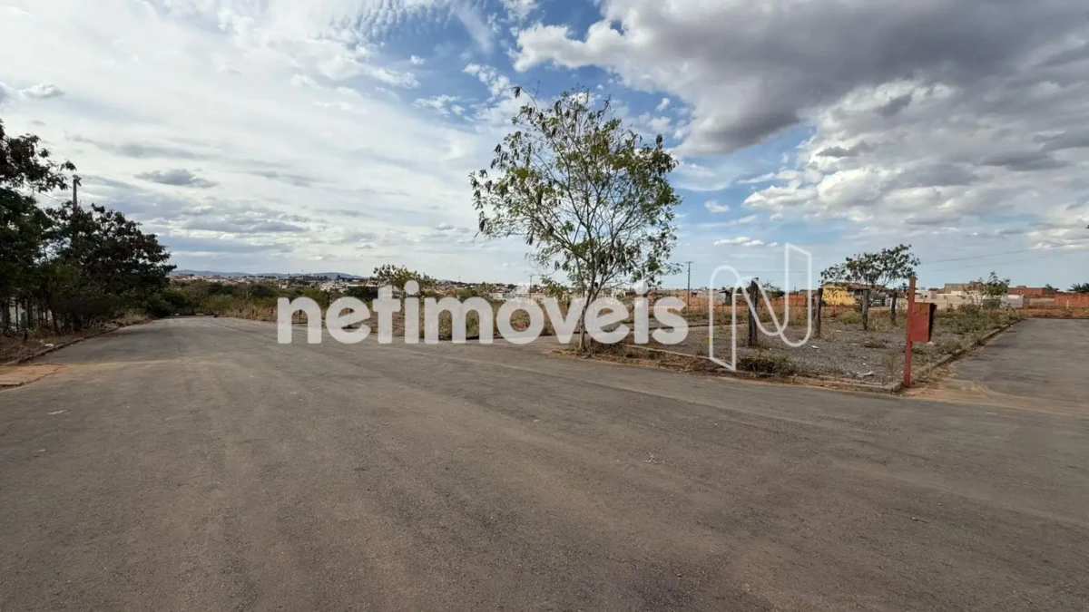 Lote para Venda com área de 41632.62 m² no bairro Vila Telma