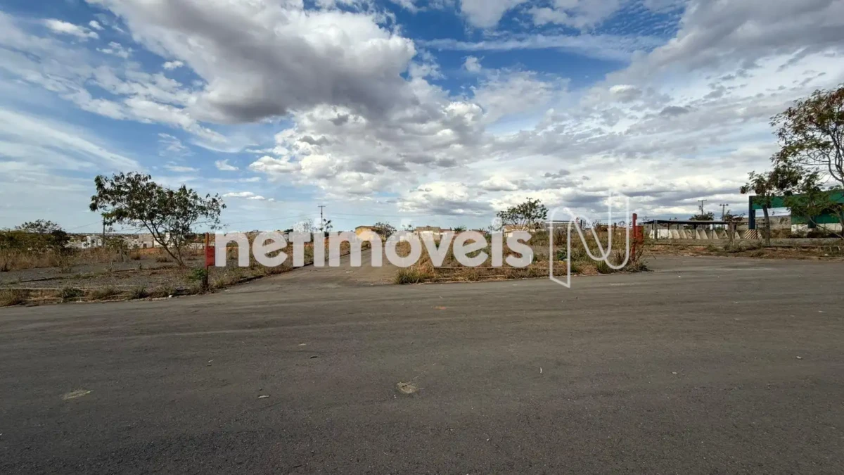 Lote para Venda com área de 41632.62 m² no bairro Vila Telma