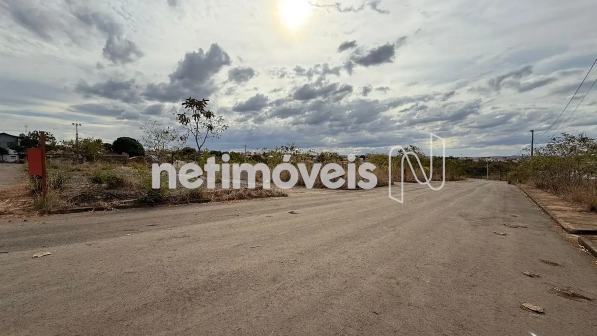 Lote para Venda com área de 41632.62 m² no bairro Vila Telma
