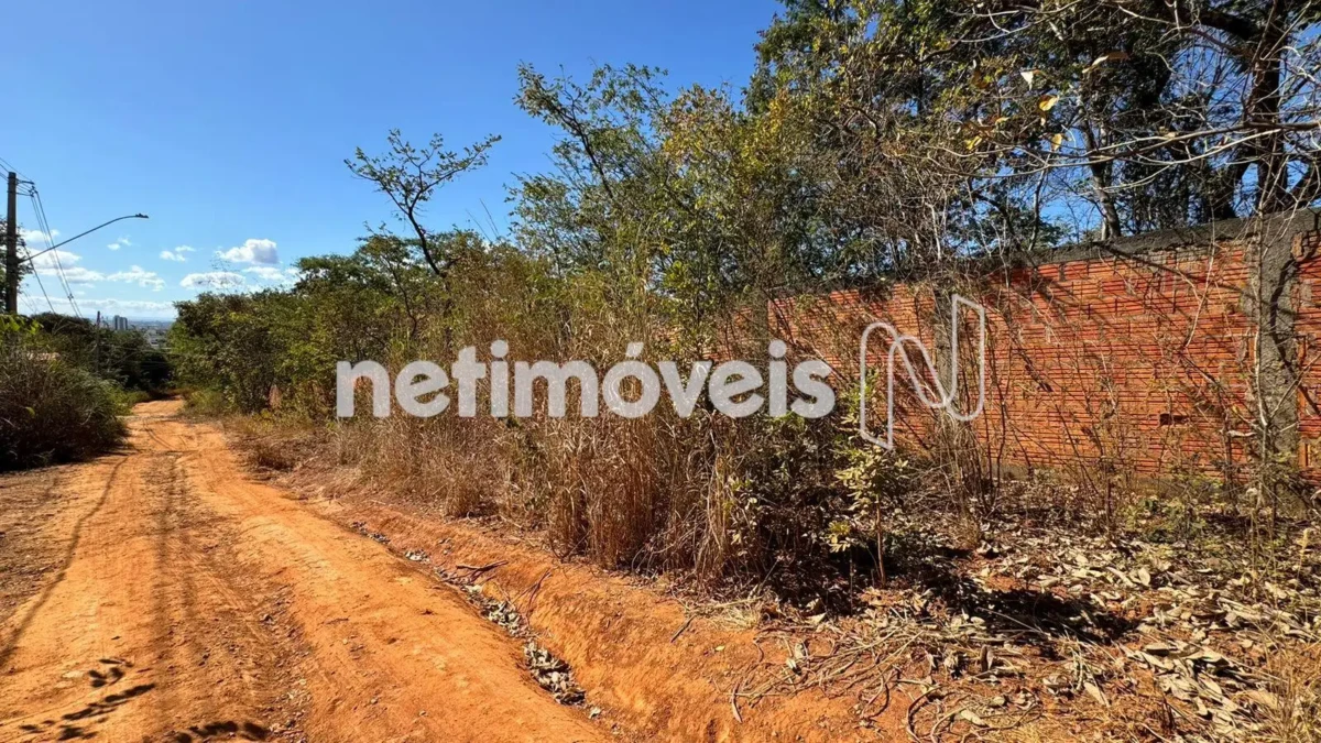 Lote para Venda com área de 3276 m² no bairro Ibituruna
