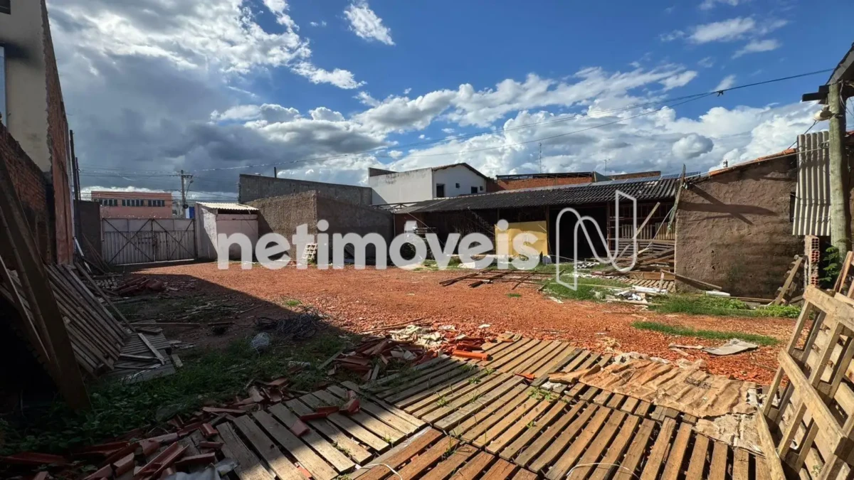 Lote para Venda com área de 1826 m² no bairro Centro