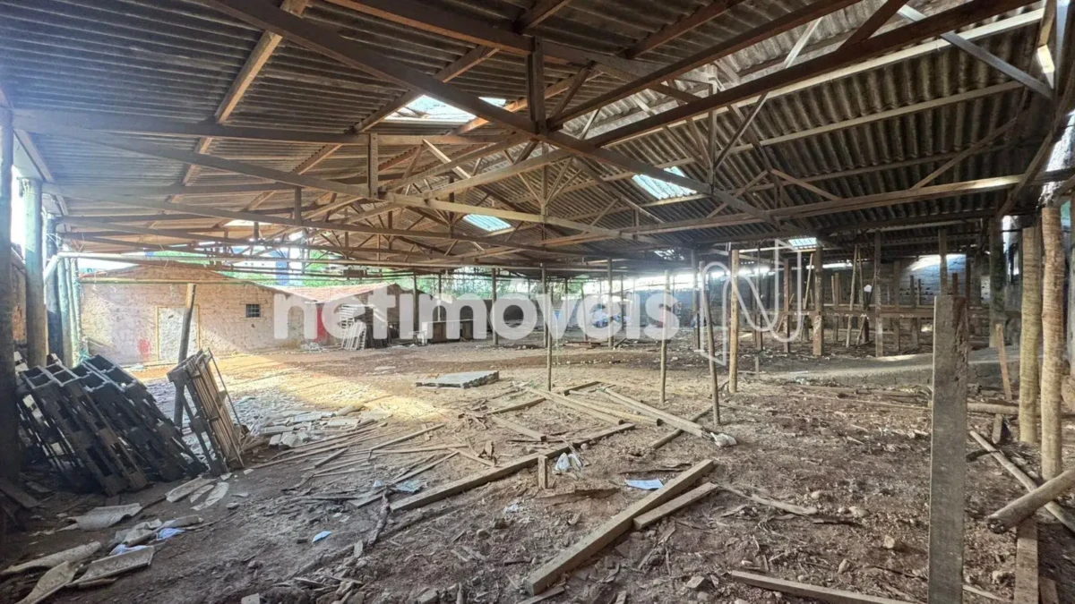 Lote para Venda com área de 1826 m² no bairro Centro