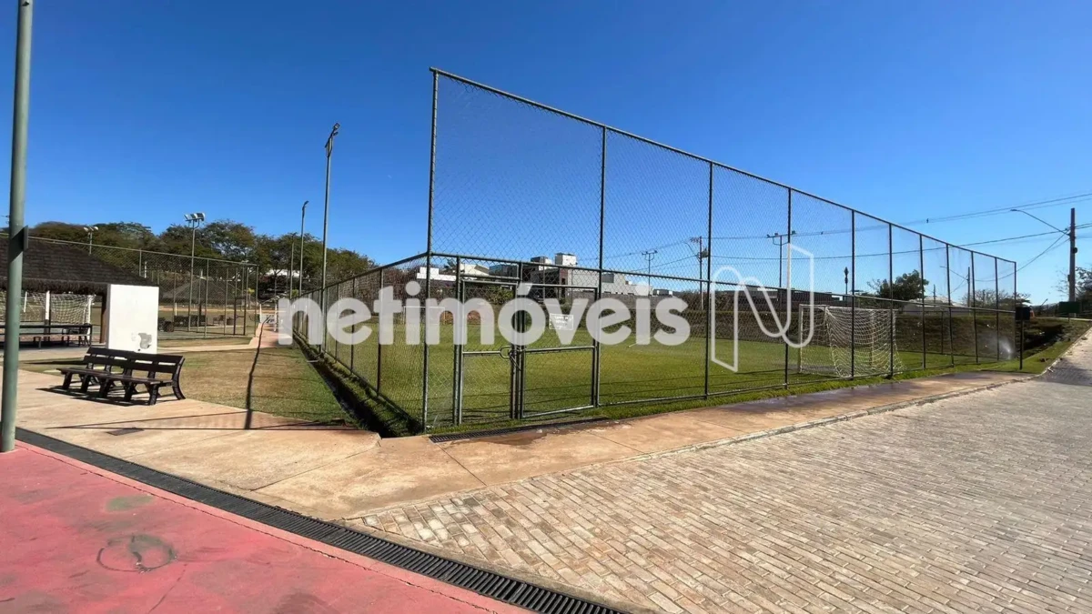 Lote para Venda com área de 693 m² no bairro Gran Royalle Pirâmide