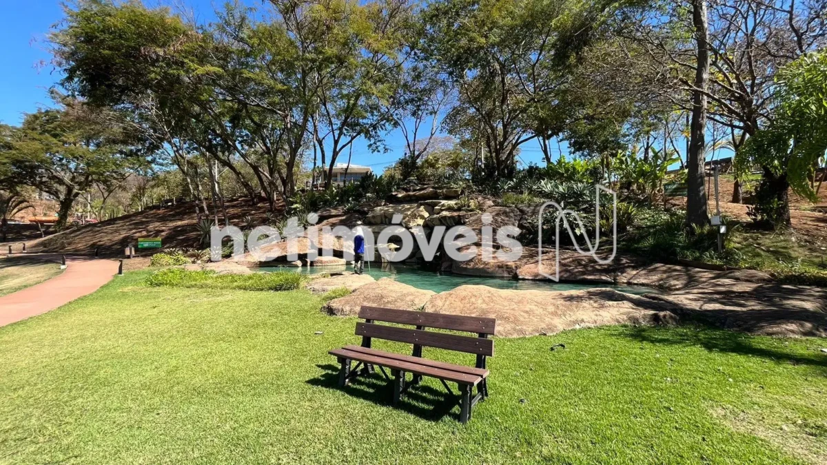 Lote para Venda com área de 693 m² no bairro Gran Royalle Pirâmide