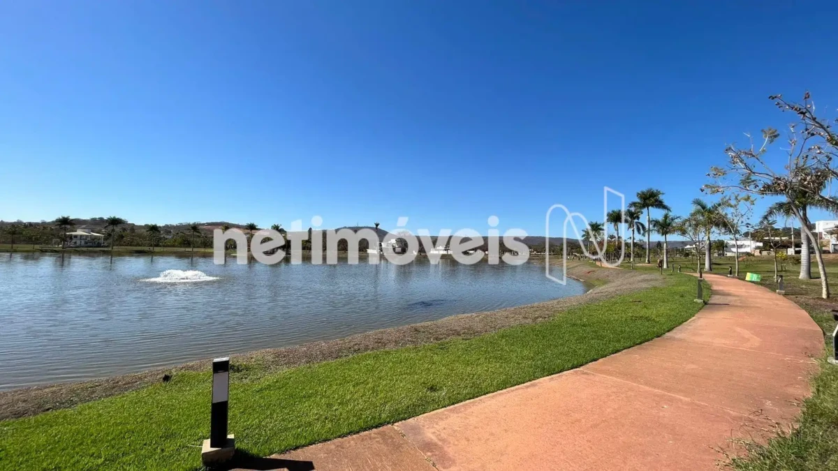 Lote para Venda com área de 693 m² no bairro Gran Royalle Pirâmide
