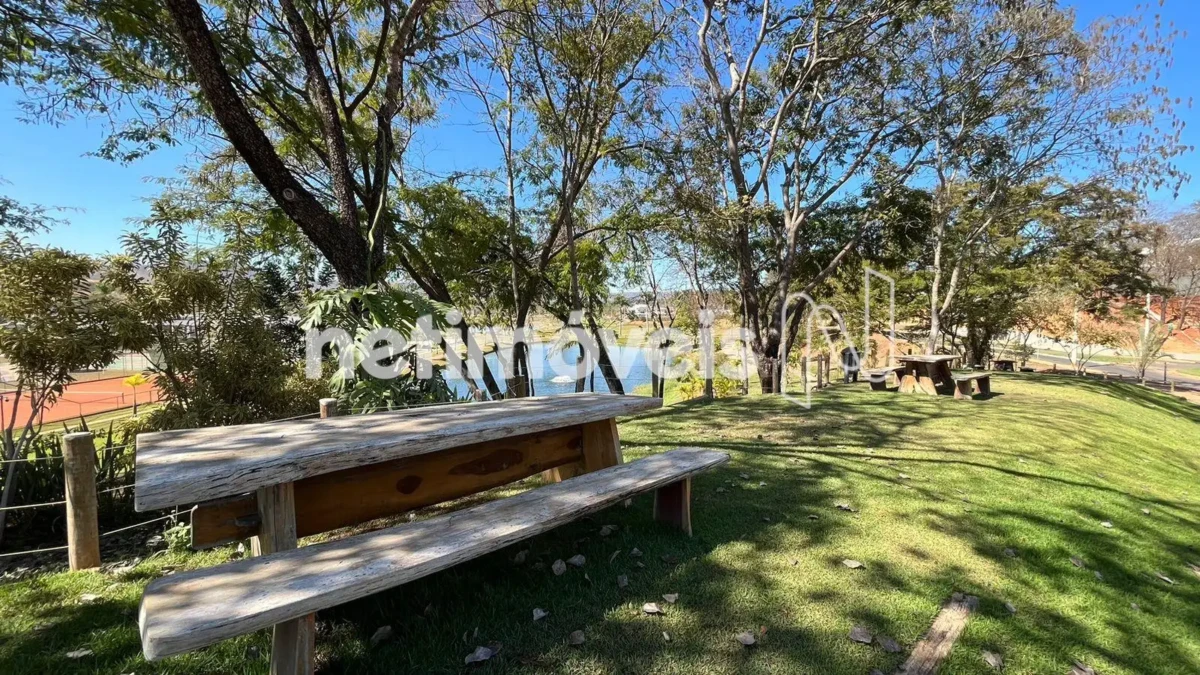 Lote para Venda com área de 693 m² no bairro Gran Royalle Pirâmide