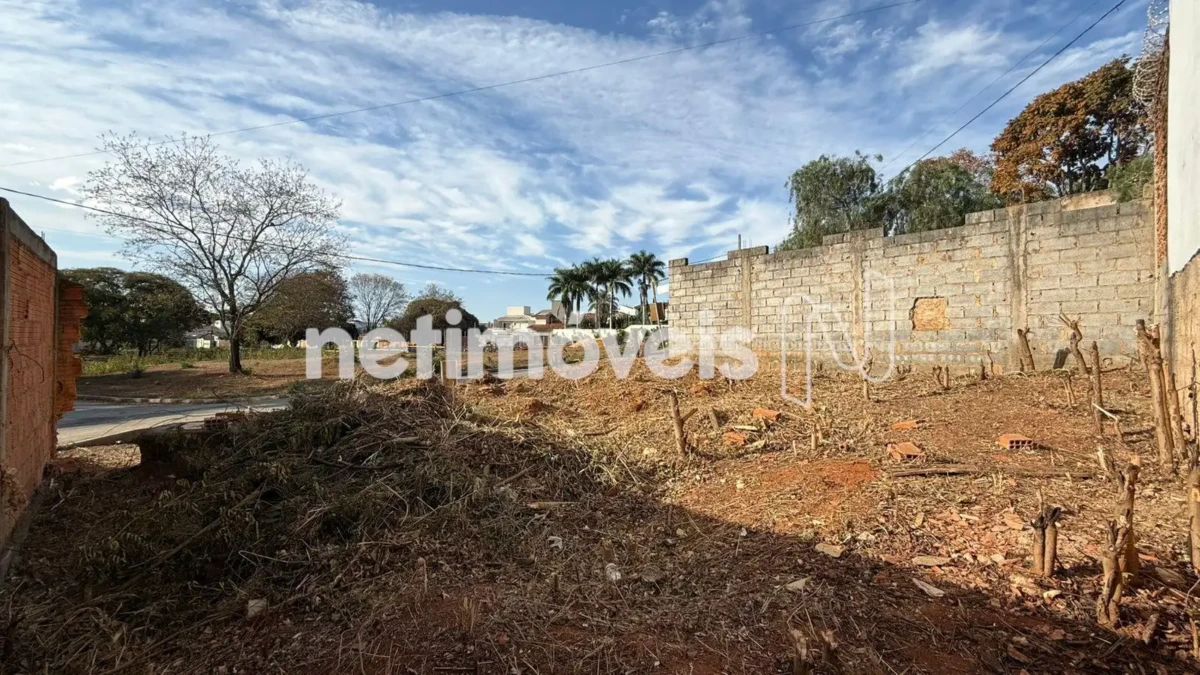 Lote para Venda com área de 114 m² no bairro Morada da Serra
